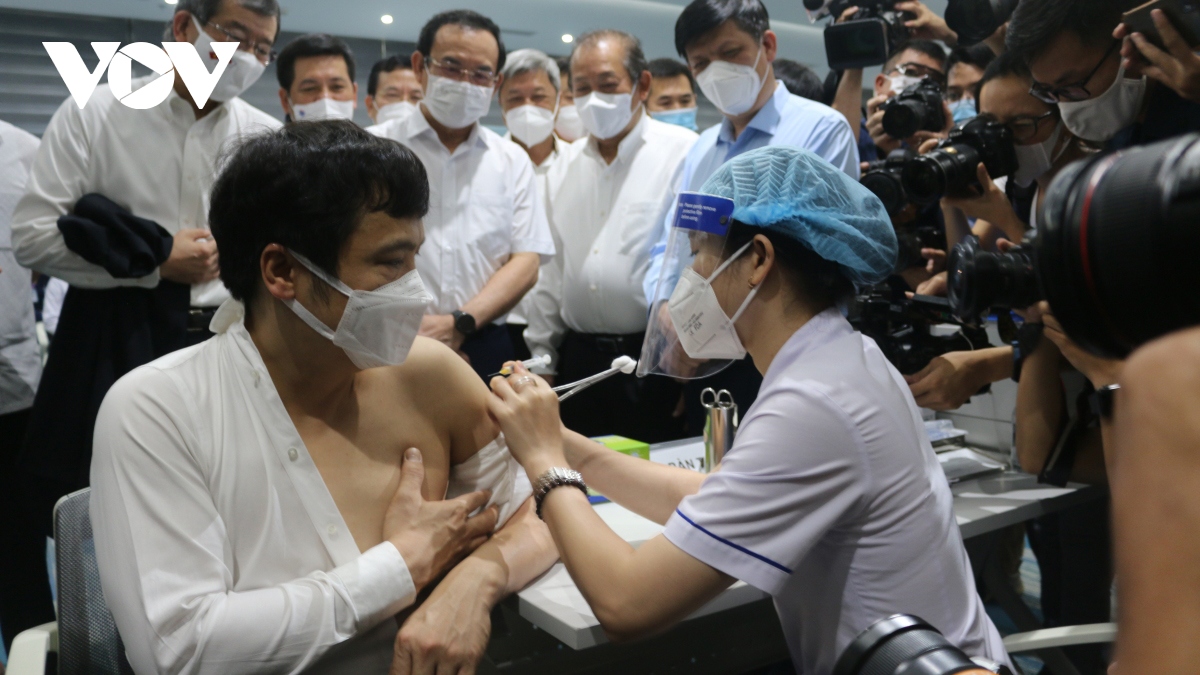 HCM City launches historic COVID-19 vaccination campaign